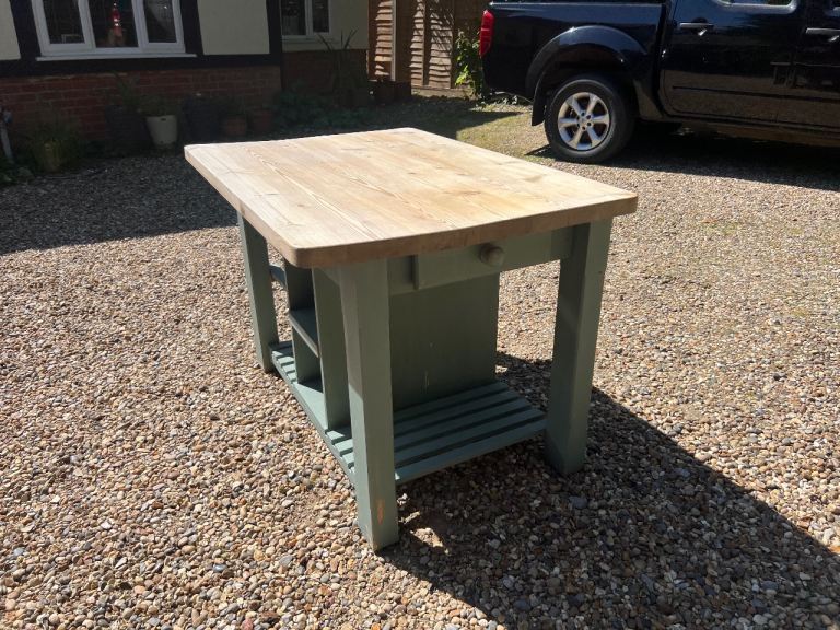 Kitchen island