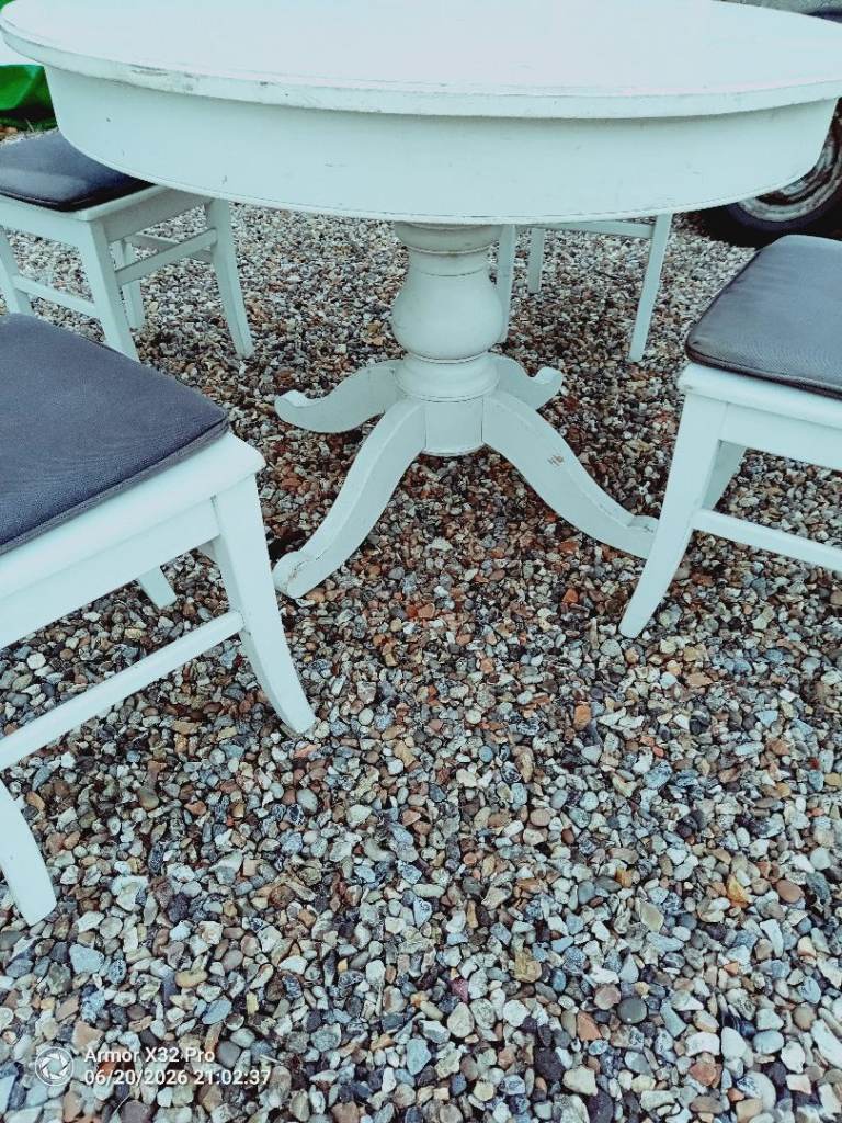 Free solid pine round extendable dining table and 4 chairs
