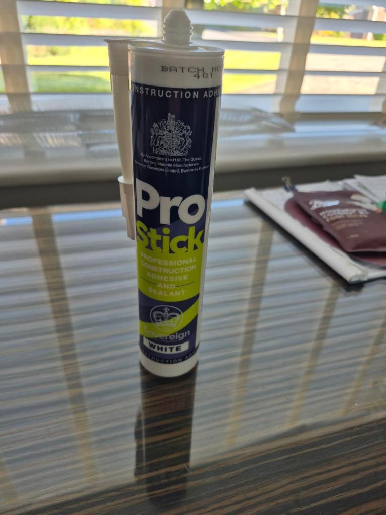 builders silicone and adhesives