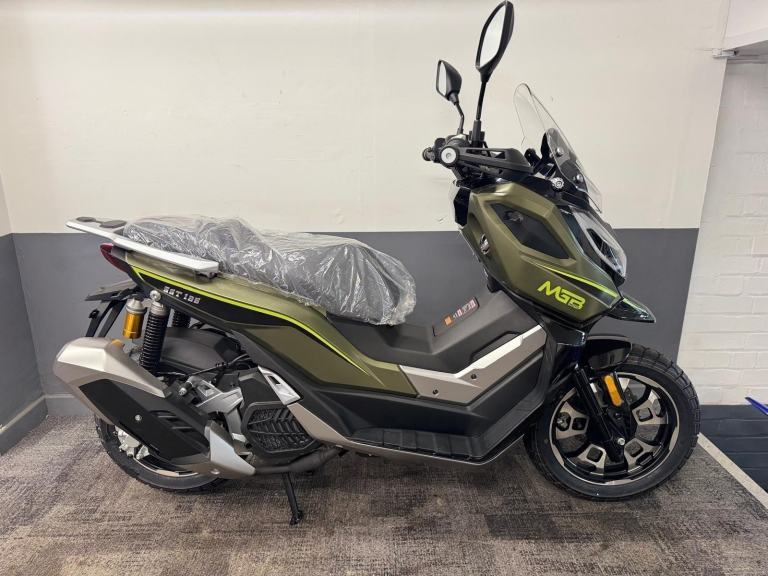 BRAND NEW MGB SST 125 125cc LEARNER LEGAL ADV MOPED SCOOTER- NATIONWIDE DELIVERY