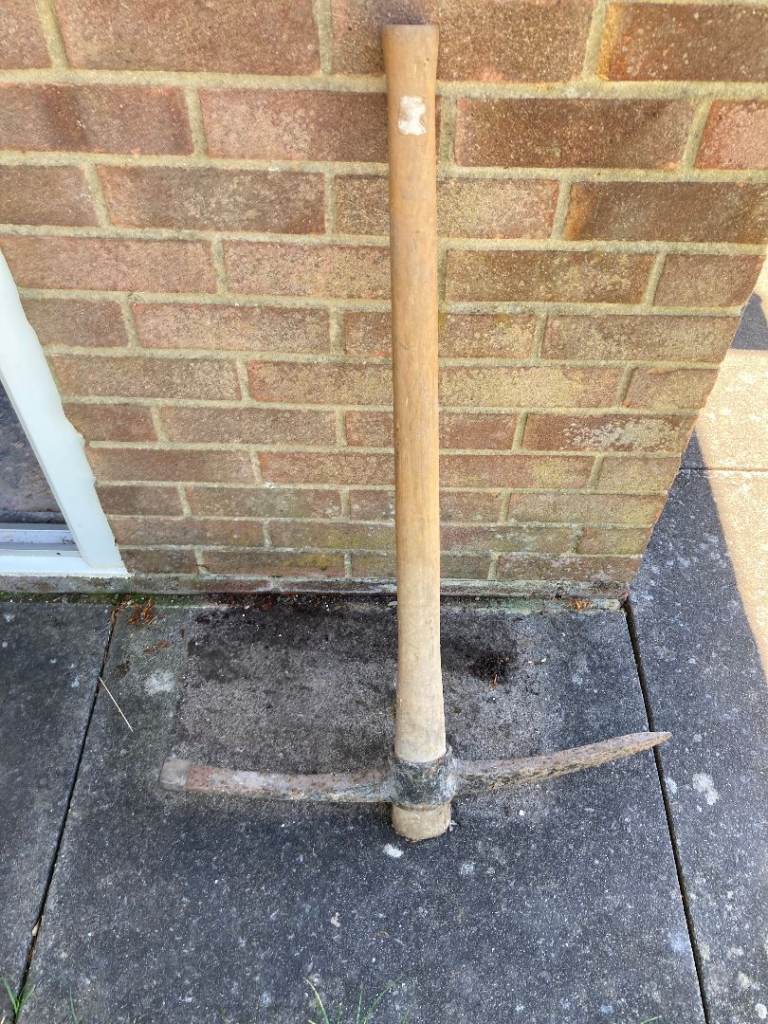 Pick Axe/Mattock 65 x 92cm 3.5Kg  also selling Vintage Pick Axe Head 3Kg 50cm
