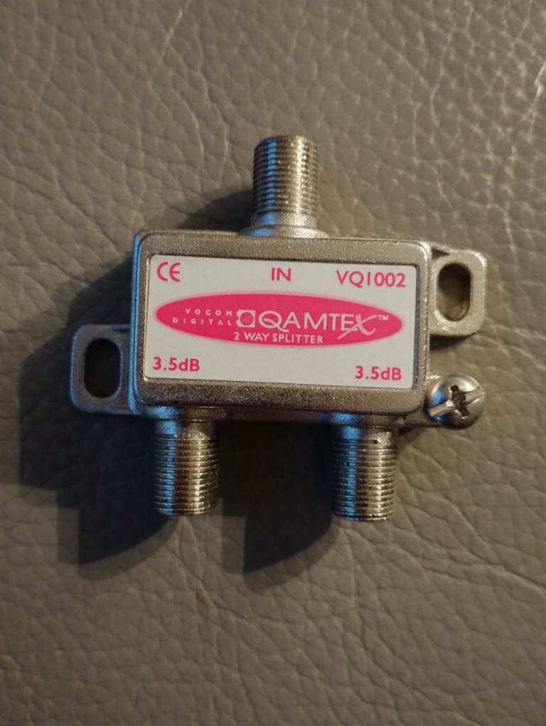 Digital 2 way splitter NEW