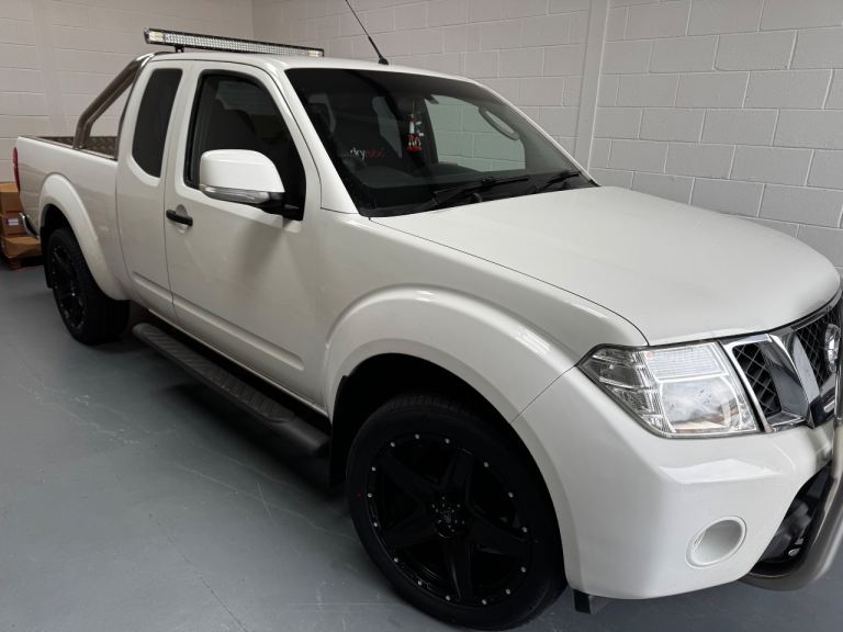 Nissan Navara 2.5 DCI King Cab 2012 Pickup 
