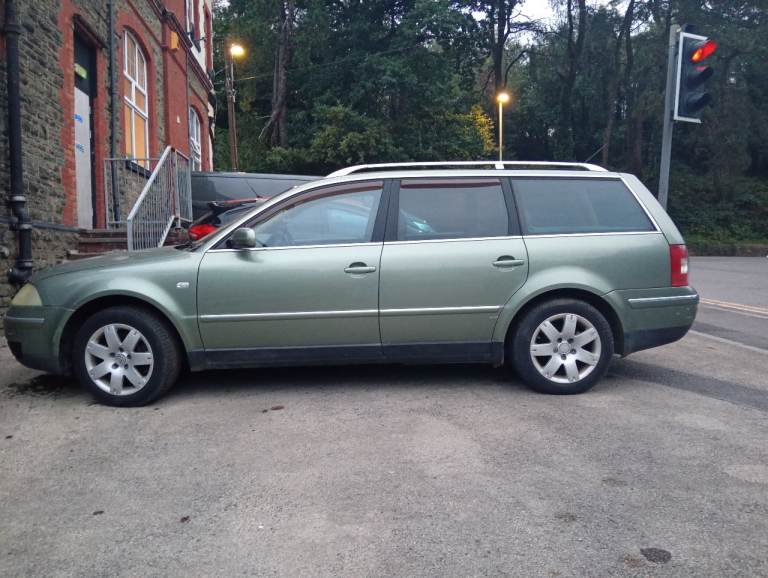 Volkswagen, PASSAT, Saloon, 2003, Semi-Auto, 2324 (cc), 4 doors