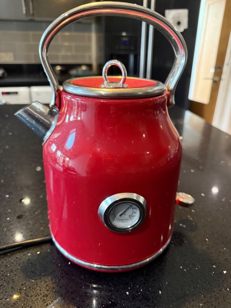 Red retro kettle