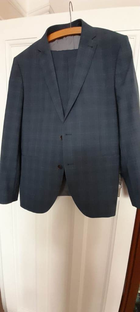 Men's suit 