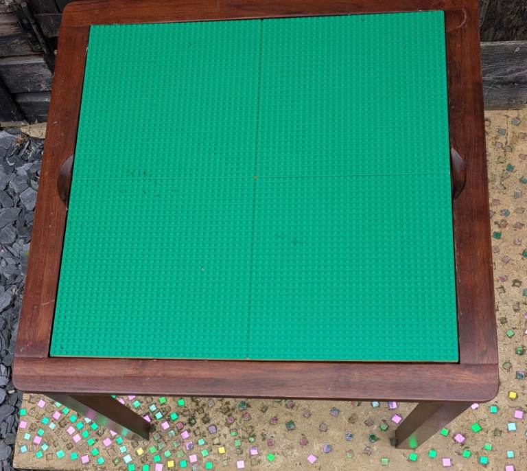 LEGO TABLE £10