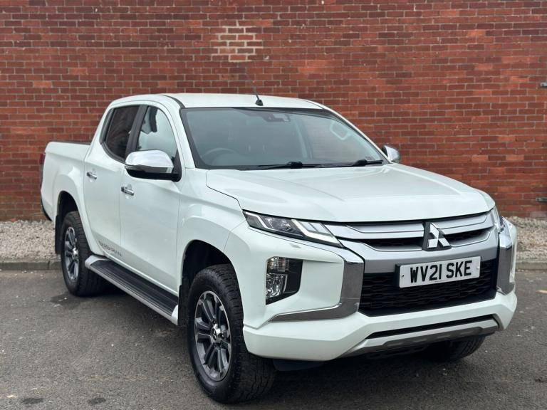 2021 Mitsubishi L200 2.2 DI-D DC Barbarian Pickup Double Cab Diesel Manual