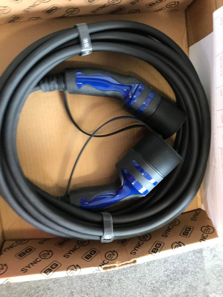 3 Double Rolec chargers plus extra cable