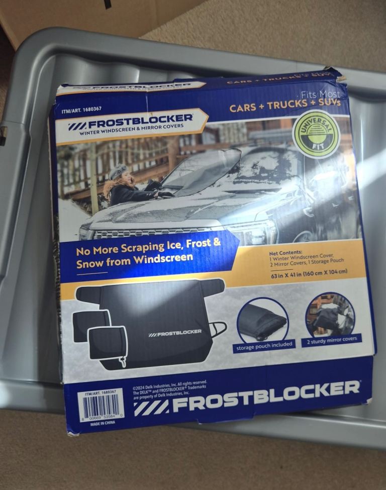 Car windscreen cover 