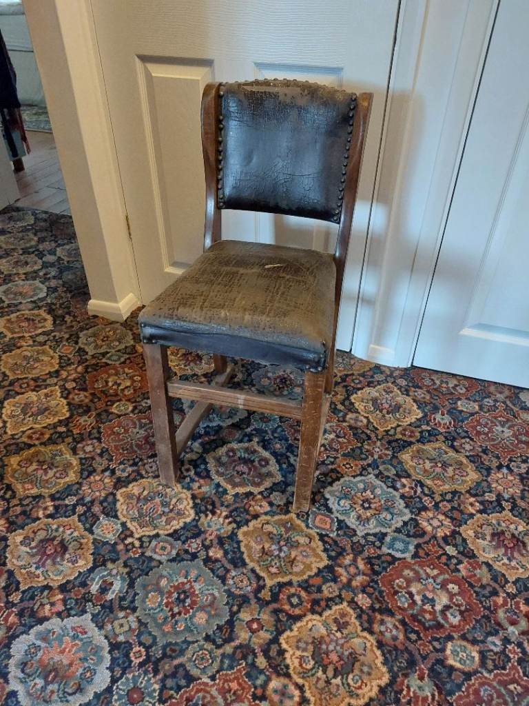 Set of 6 upholstered wooden vintage small chapel/schoolroom chairs  