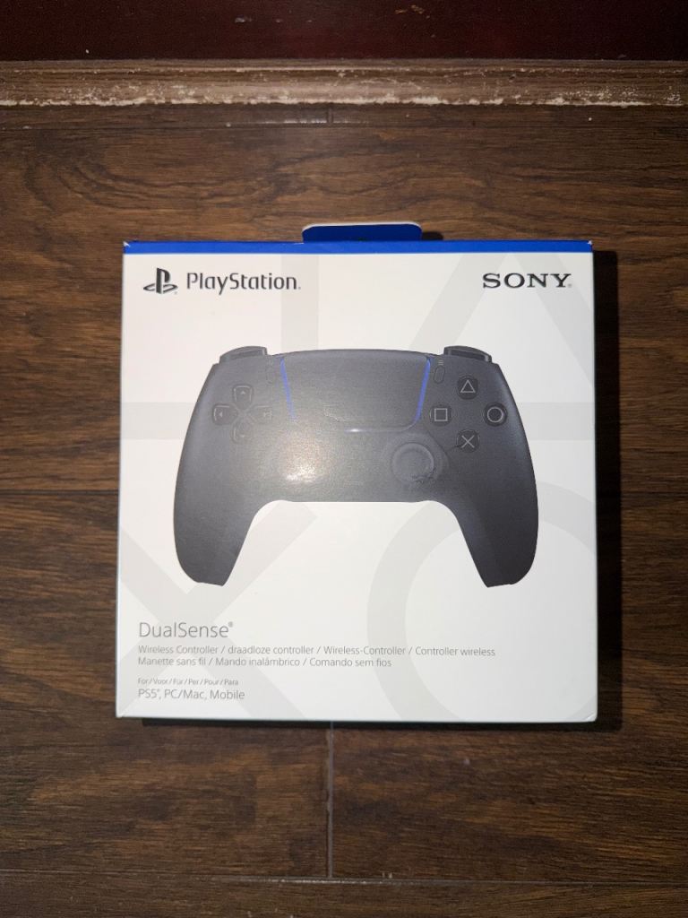 *BRAND NEW*  PlayStation 5 controller