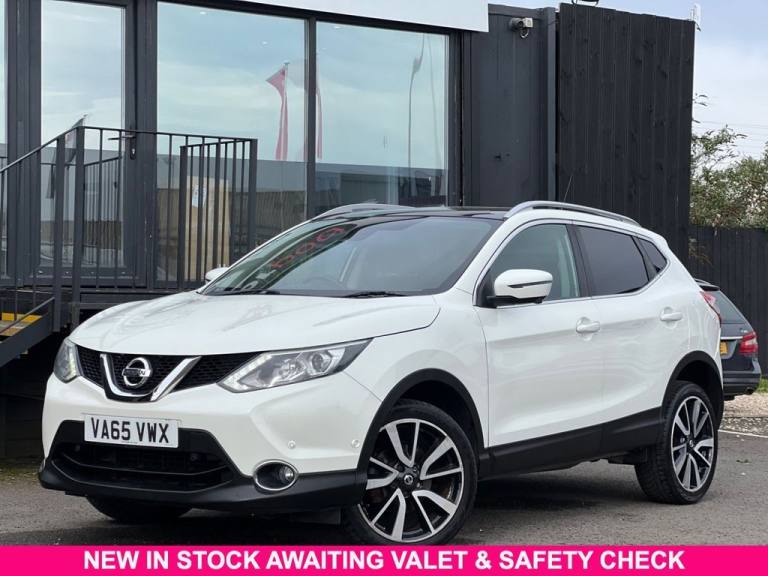 2016 Nissan Qashqai 1.6 dCi Tekna SUV 5dr Diesel Manual 4WD Euro 6 (s/s) (130 ps) HATCHBACK Diese...