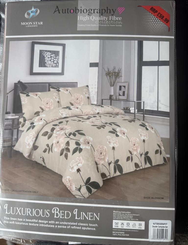Complete bedding set including 1 fitted sheet, 1 duvet cover and 2 pillow covers