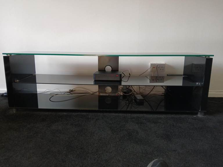 FREE TV Unit Black Glass