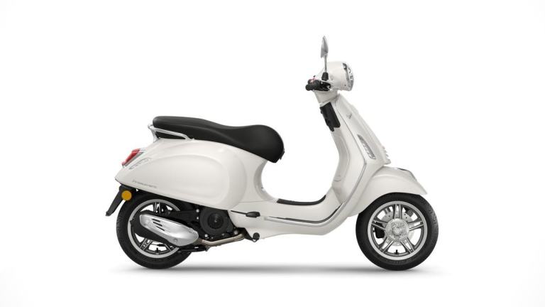 Vespa Primavera 125 E5+ | SAVE £701