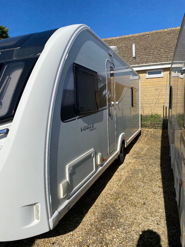 Swift Vogue 560 EB 4 Birth Tourer