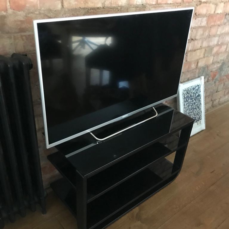 Sony Bravia TV & Stand 