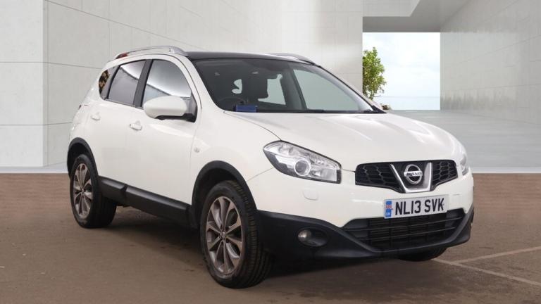 2013 Nissan Qashqai 1.5 dCi Tekna 5dr ++ PANROOF / BOSE / NAV / CAMERA ++ HATCHBACK Diesel Manual