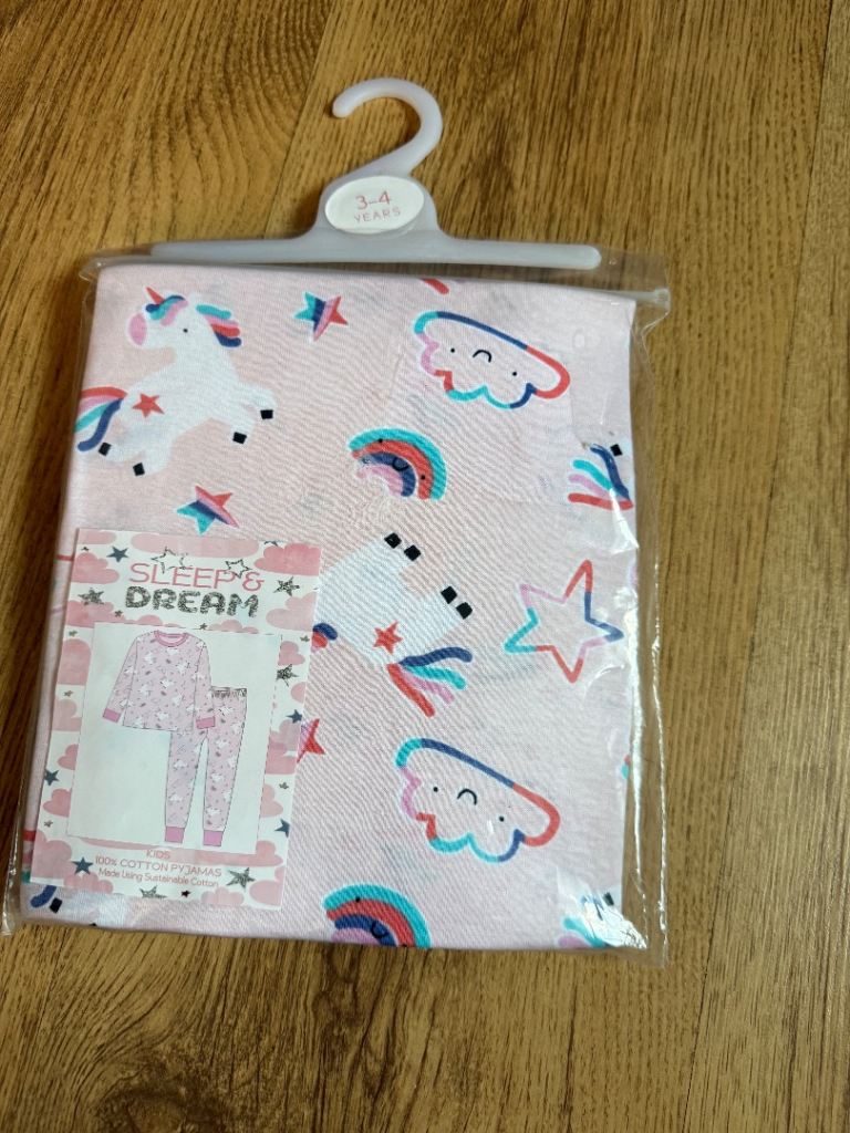 Girls Brand new pyjamas ages 3-4