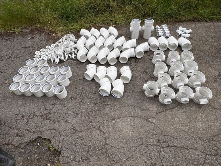 NEW/UNUSED selection of pipe fittings 