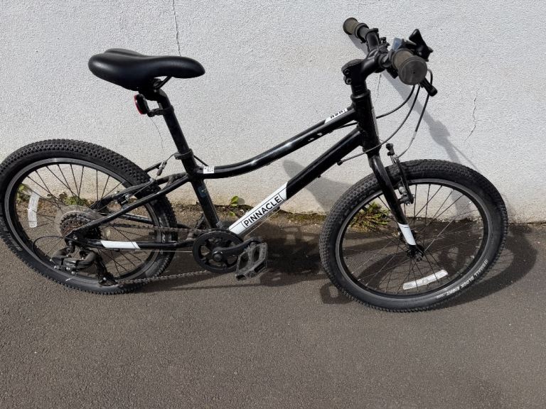 Kids 20” Pinnacle Mountain Bike. Hardly used. 