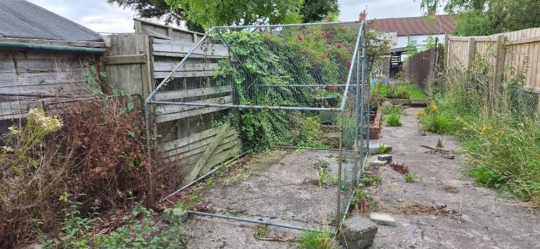 Large Pet Enclosure + Cover