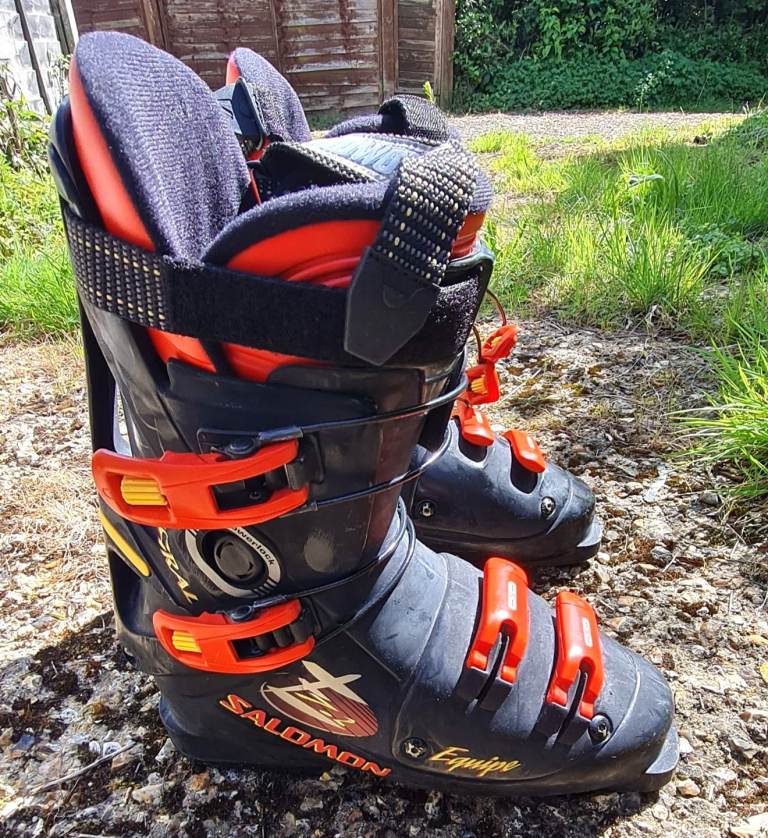 SALOMON F 7.2 EQUIP SKI BOOTS SIZE UK 8 ski bag too