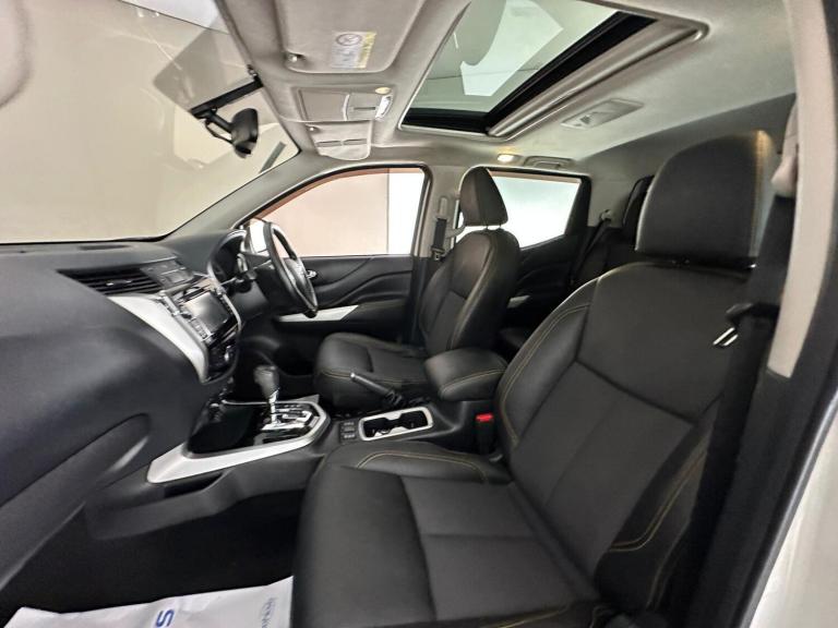 2018 Nissan Navara 2.3 dCi N-Guard Auto 4WD Euro 6 4dr PICK UP Diesel Automatic