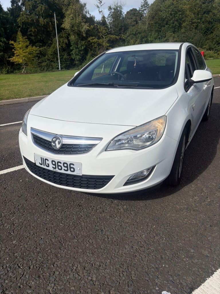 2011 vauxhall Astra low millage 