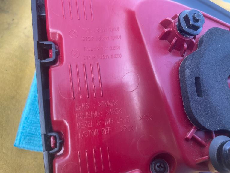 kia Niro rear right side light
