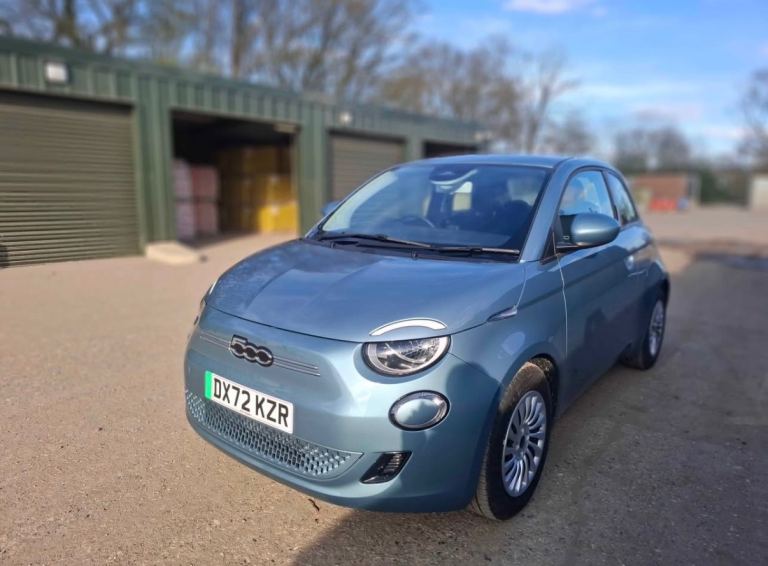 2023 Fiat 500e 24KW Electric 2,000 miles 