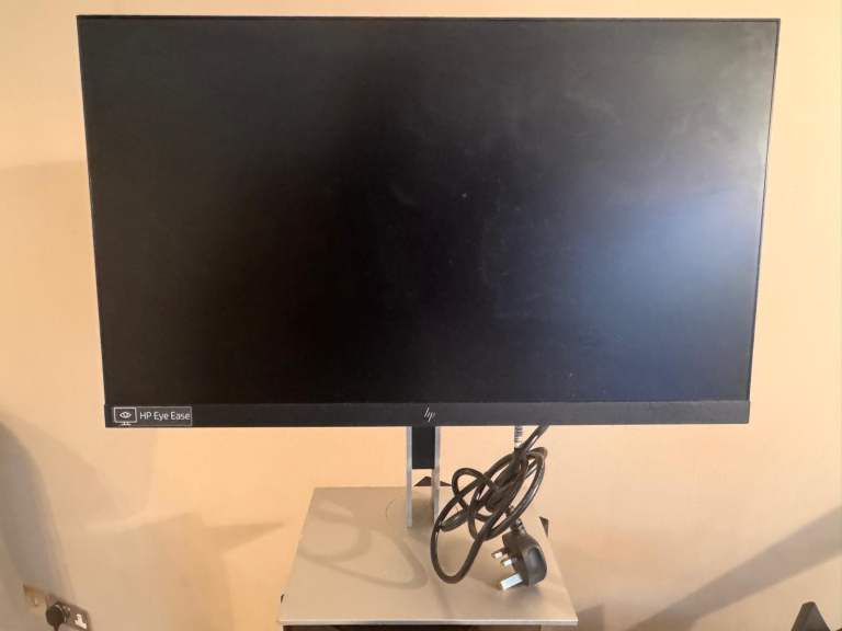 HP E24 G4 24” Full HD IPS Monitor – Height Adjustable – Excellent Condition – £35