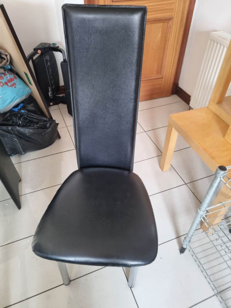 KITCHEN GLASS TABLE AND 6 CHAIRS