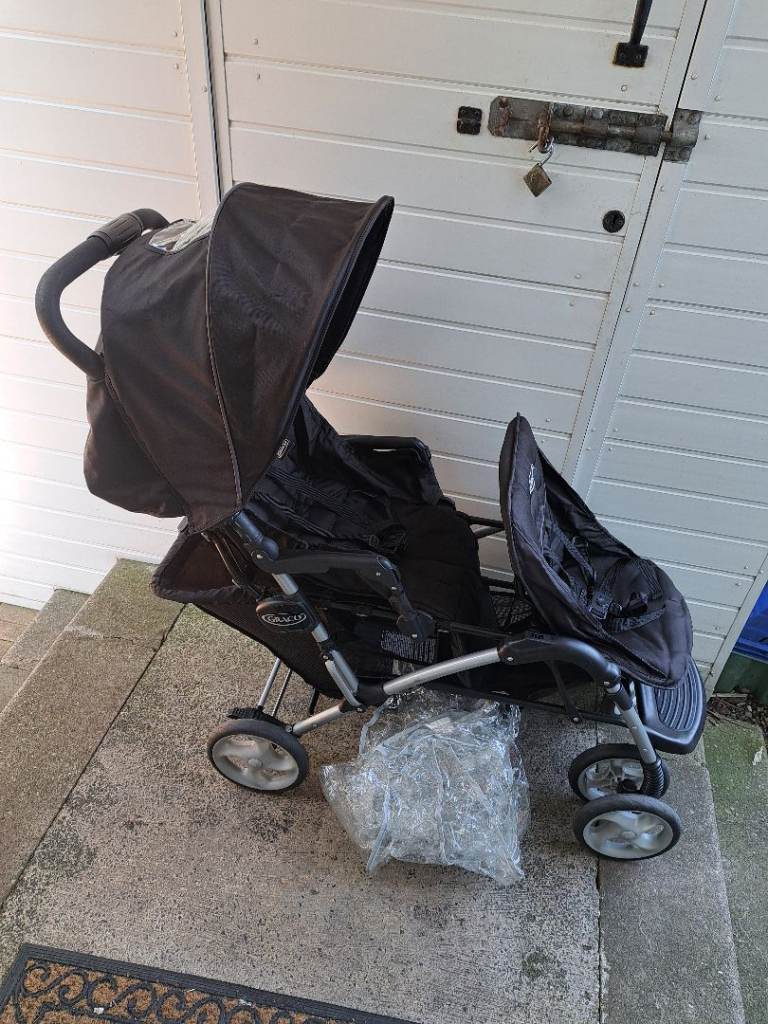 Graco dual  tamdem (like new)