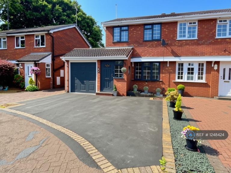 2 bedroom house in Neighbrook Close, Redditch, B97 (2 bed) (#1248424)