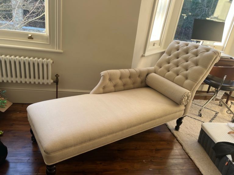 Chaise lounge linen