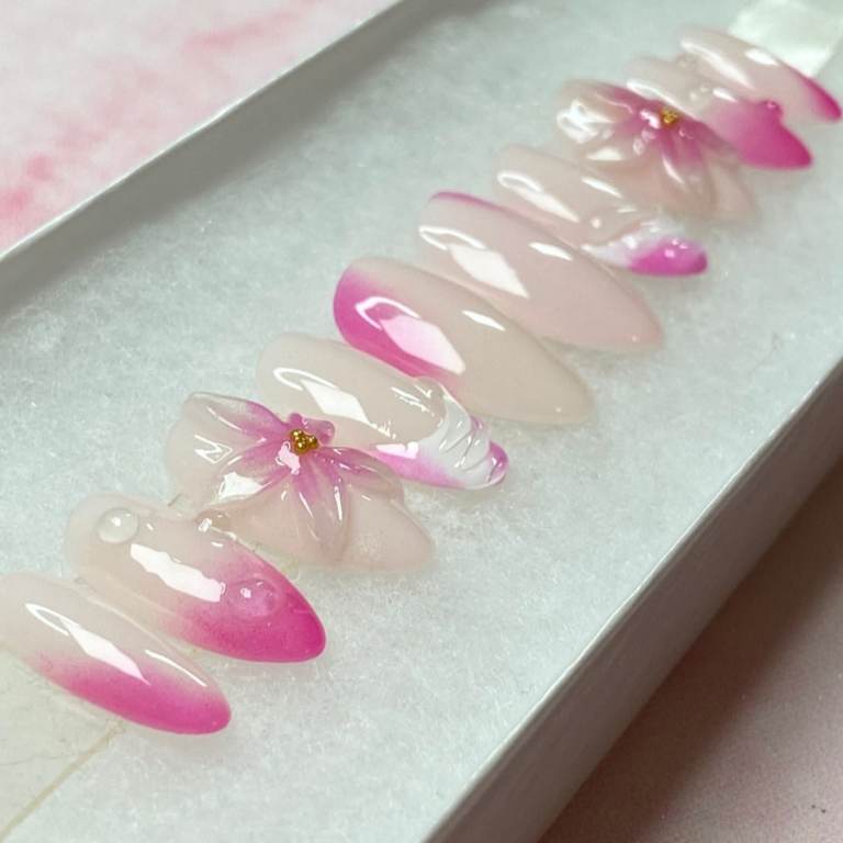 SALON-QUALITY REUSABLE PRESS-ON NAILS. HANDMADE. UNIQUE DESIGNS.