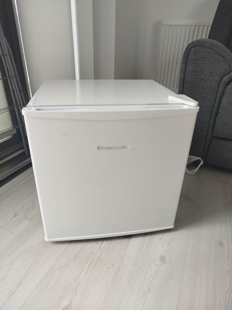 Russel Hobbs mini fridge 