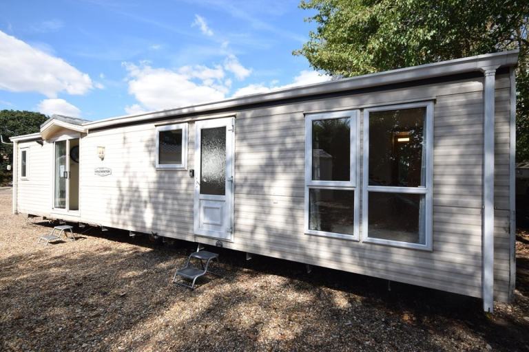 2005 Willerby Winchester CL | 38x12 | 2 beds | Full Winterpack | OFF SITE Static