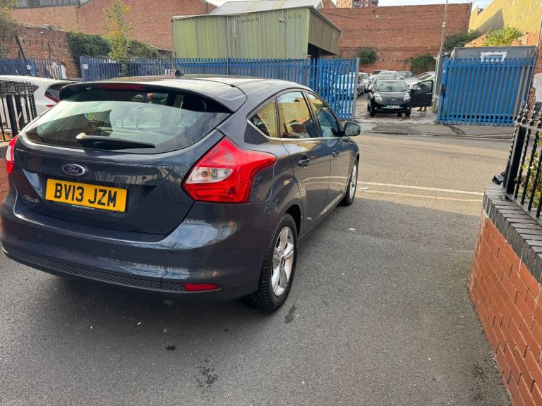 2013 Ford Focus 1.6 125 Zetec 5dr Powershift HATCHBACK Petrol Automatic