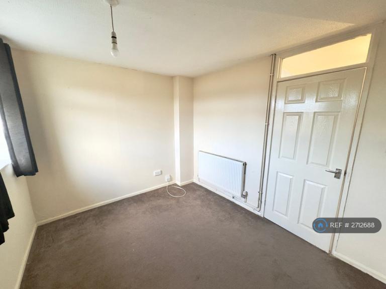 2 bedroom flat in Balmoral Grove, Hucknall, Nottingham, NG15 (2 bed) (#2712688)