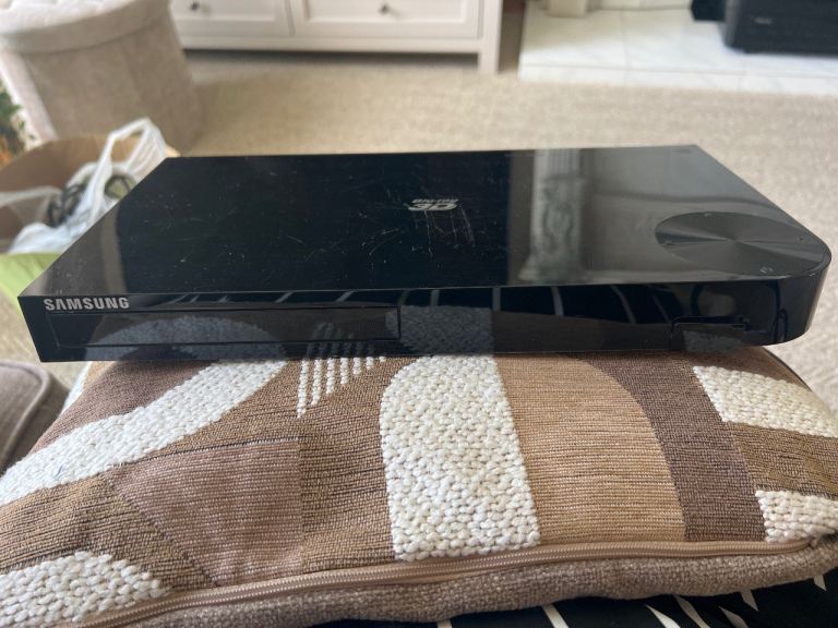 Samsung BD-F5500 Blu-ray 3D Player 