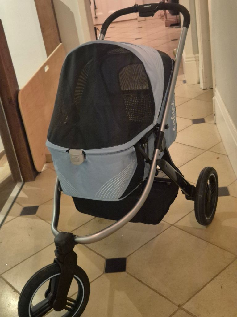 Dog Pram - The Beast by Ibiyaya