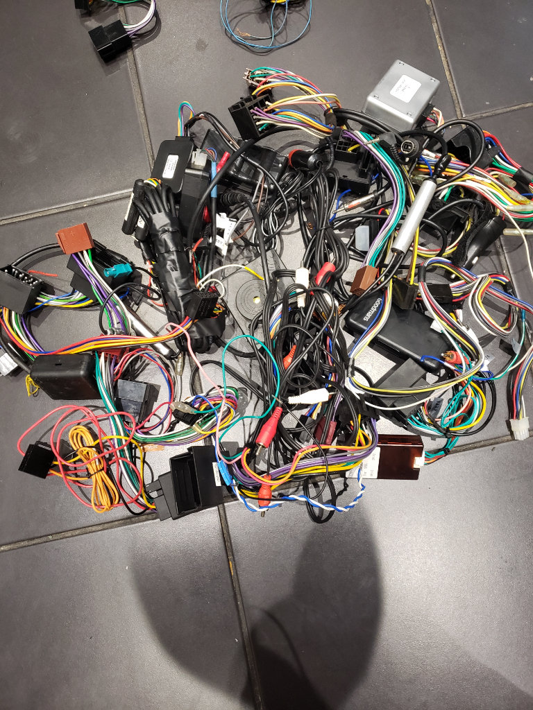 Various  car stereo cable