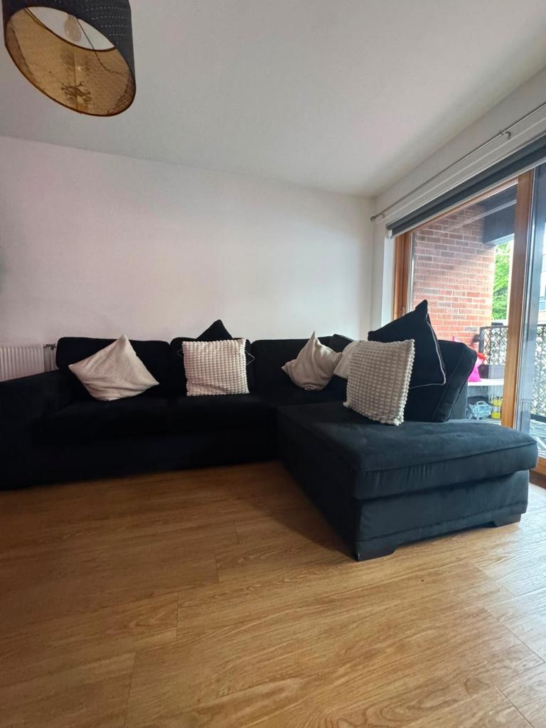 Comfy Black Corner Sofa (DFS)– Great Condition. 
