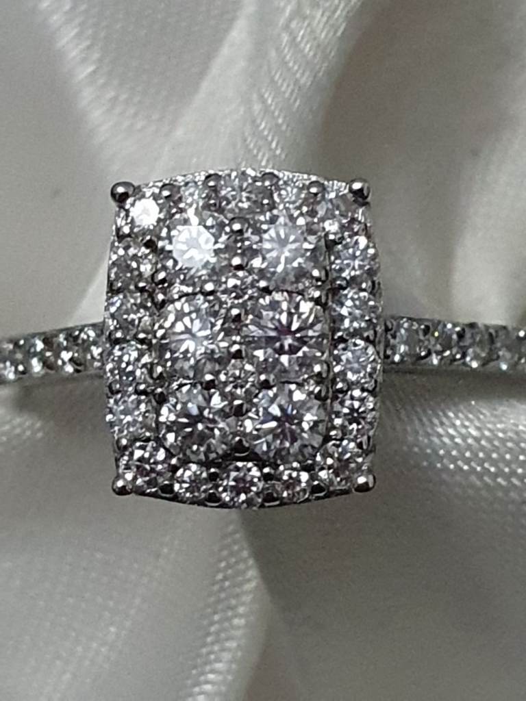 Like A Diamond White Mossanite Ring Size P Sterling silver 925 Platinum Overlay New 