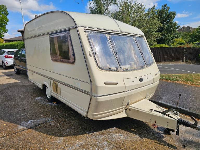 REDUCED BARGAIN! Eccles Opal Elite 2 birth touring caravan delivery available today 