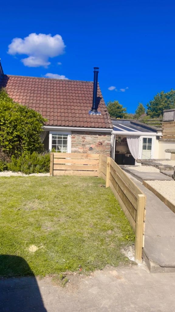 1 bed cottage all bills included 