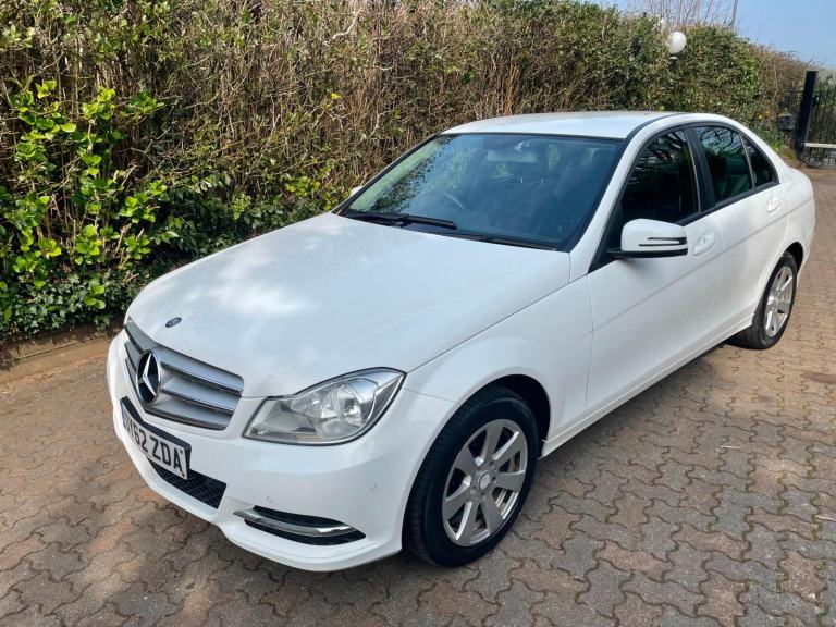 MERCEDES-BENZ C CLASS 2012 White  C220 CDI Blue EFFICIENCY Executive SE 4dr